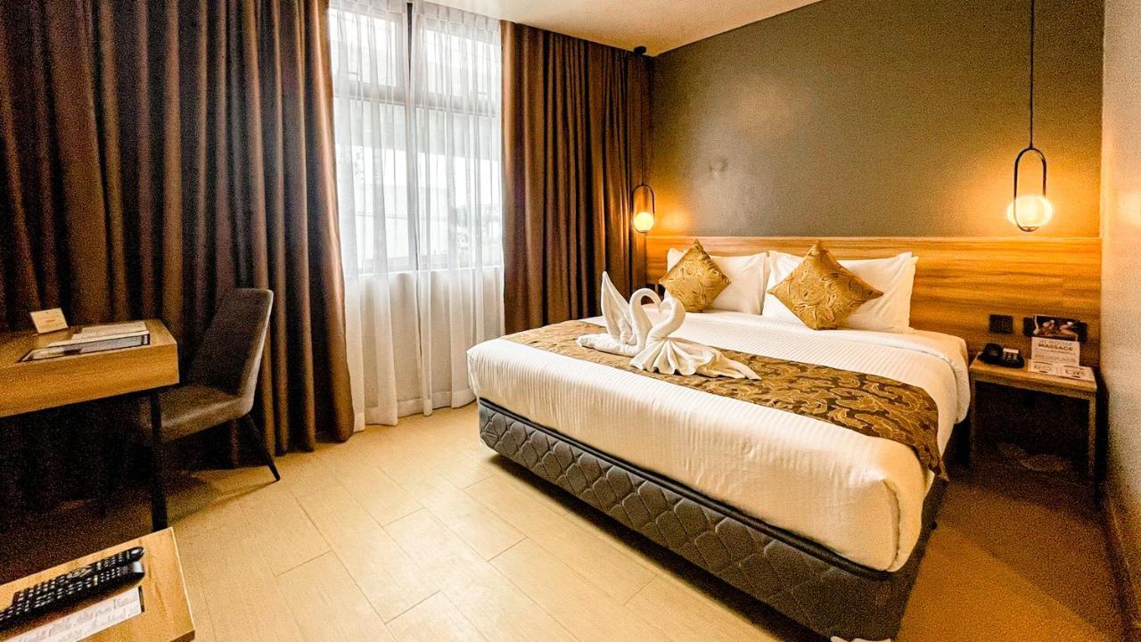 Madison 101 Hotel + Tower Quezon City Buitenkant foto