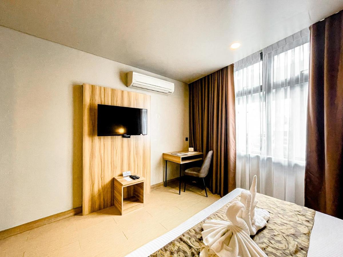 Madison 101 Hotel + Tower Quezon City Buitenkant foto