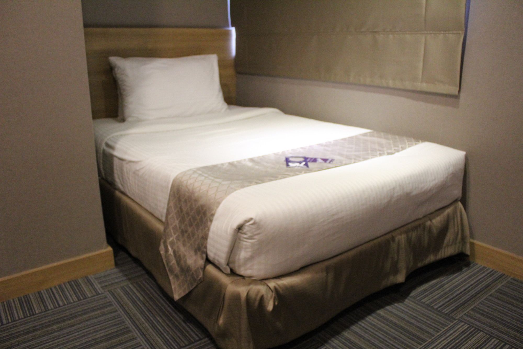 Madison 101 Hotel + Tower Quezon City Buitenkant foto
